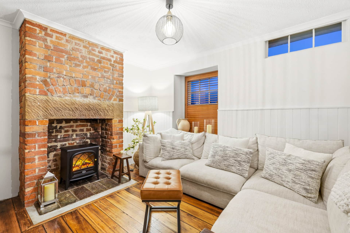 Stylish 3 Bedroom Townhouse — Hobart CBD